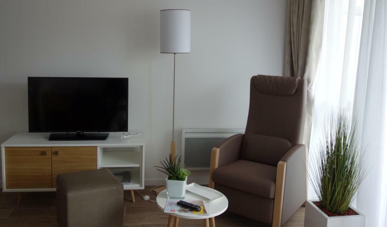 Domitys - Les Robes D'Airain Aparthotel Caen Exterior photo