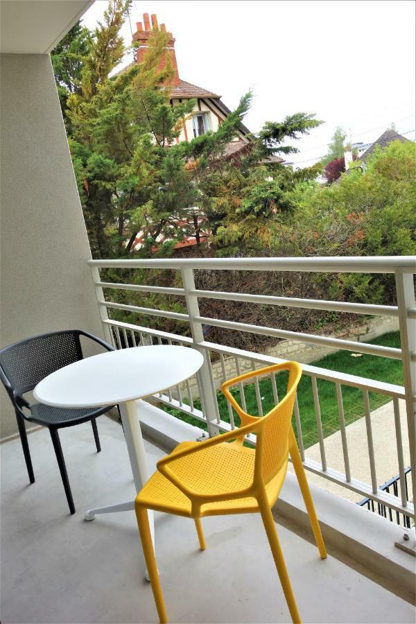Domitys - Les Robes D'Airain Aparthotel Caen Exterior photo
