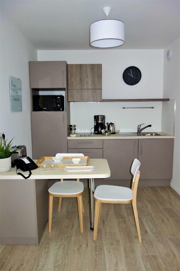Domitys - Les Robes D'Airain Aparthotel Caen Exterior photo